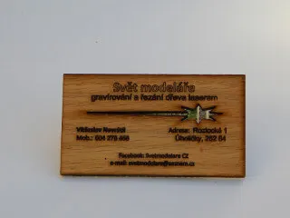 Dřevěná vizitka